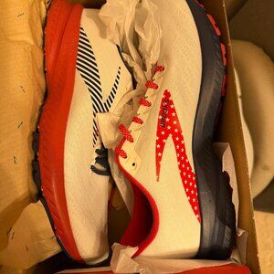 NIB Women's Brooks Launch 7